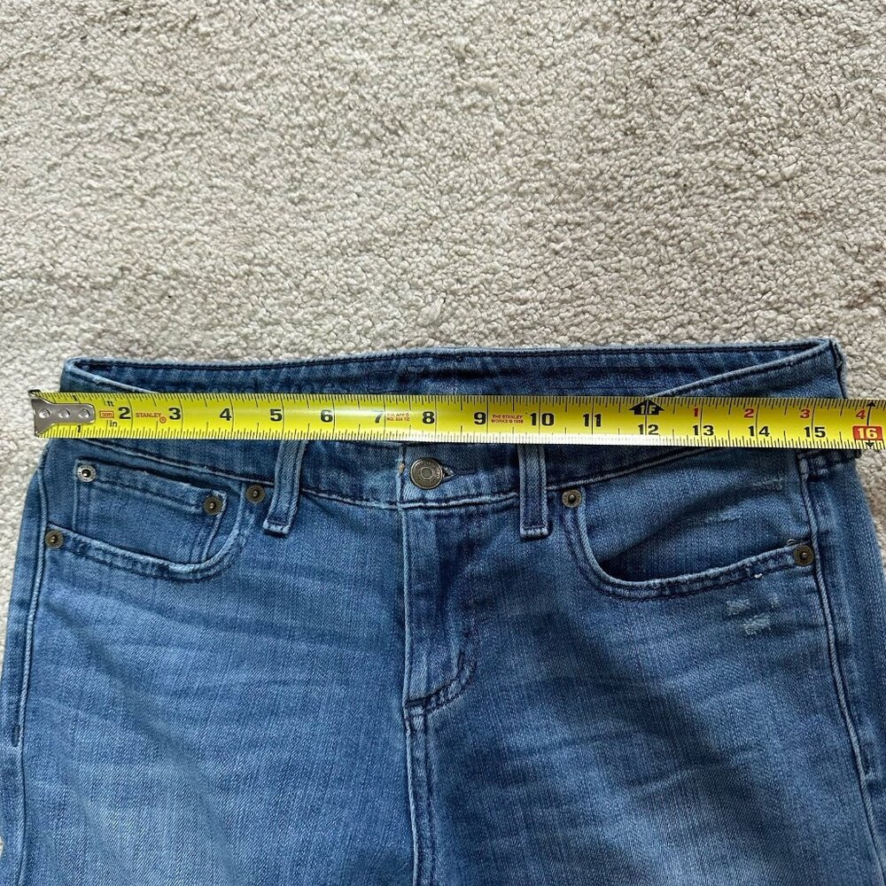 Vineyard Vines Jeans Women’s 4 Cropped Distressed Raw Hem Medium Blue Some Wear - Picture 12 of 16